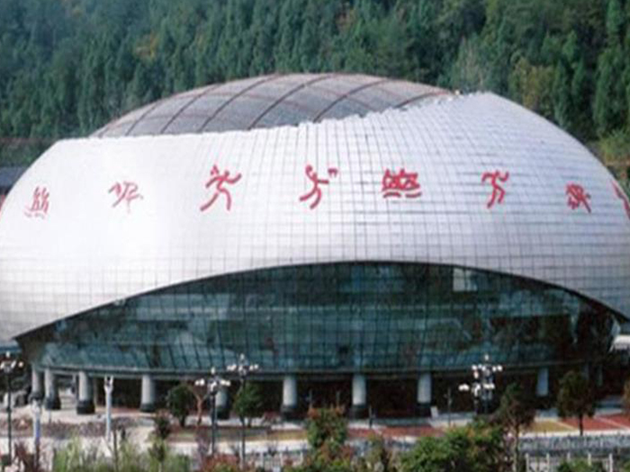 都江堰体育中心球形网架加工安装